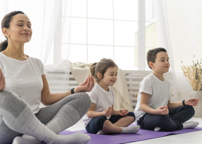 Escuela de yoga en Fuenlabrada - Yoga en familia
